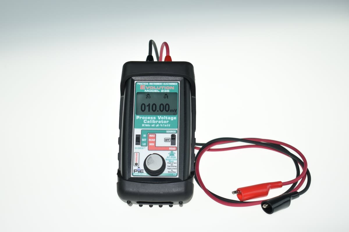 PIE 235 Process Voltage Calibrator